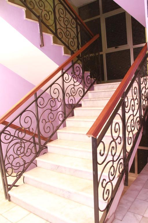 Solmile Family Guest House Addis Ababa Exterior foto