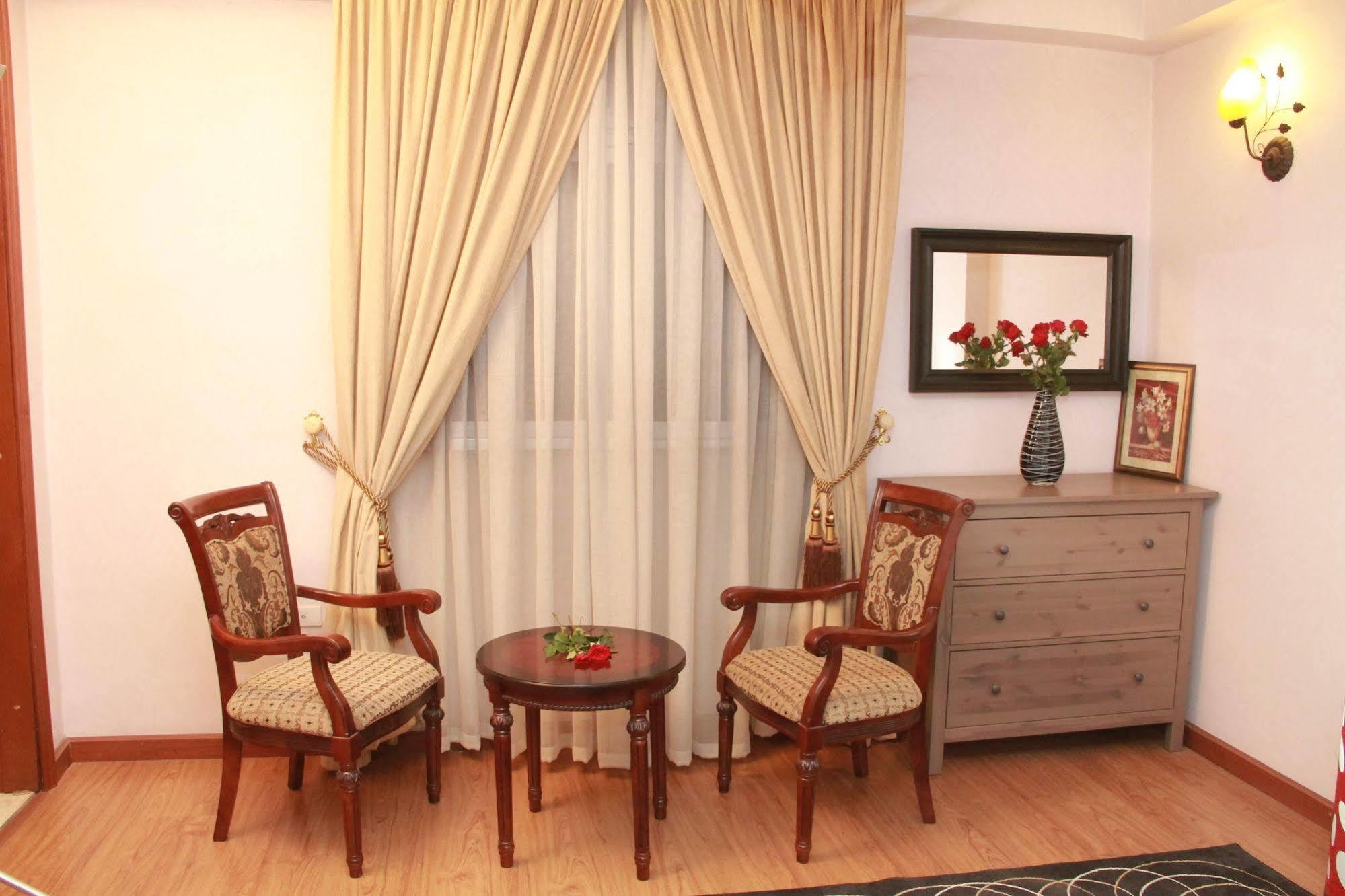 Solmile Family Guest House Addis Ababa Exterior foto