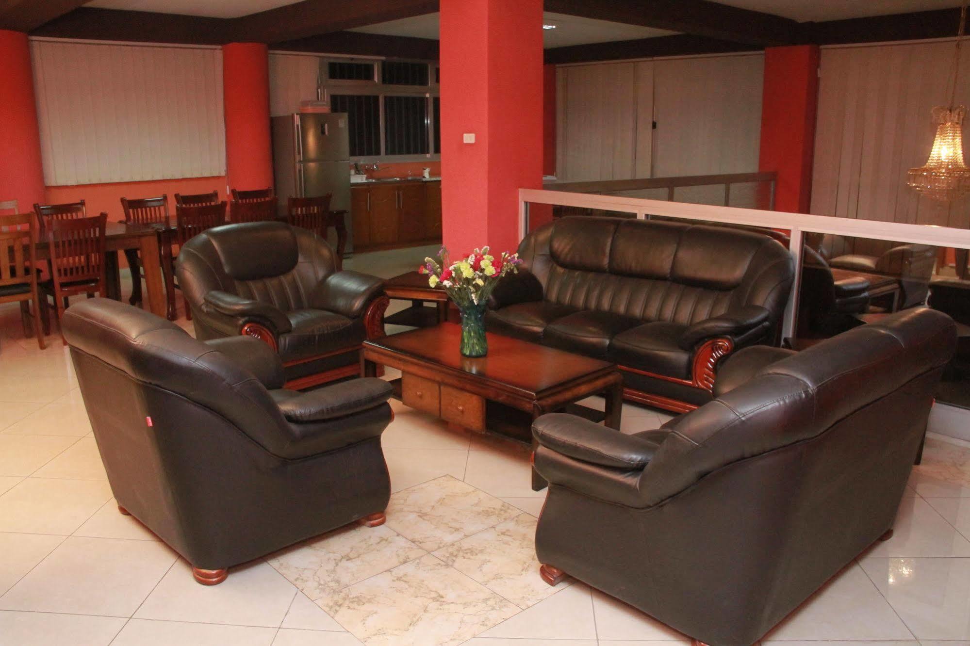 Solmile Family Guest House Addis Ababa Exterior foto